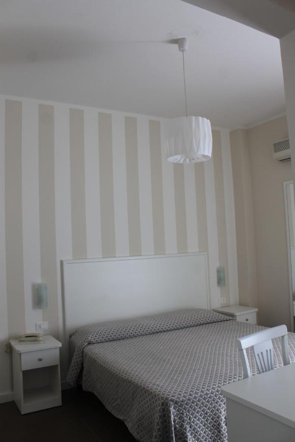 Hotel Corallo Вилапиана Екстериор снимка